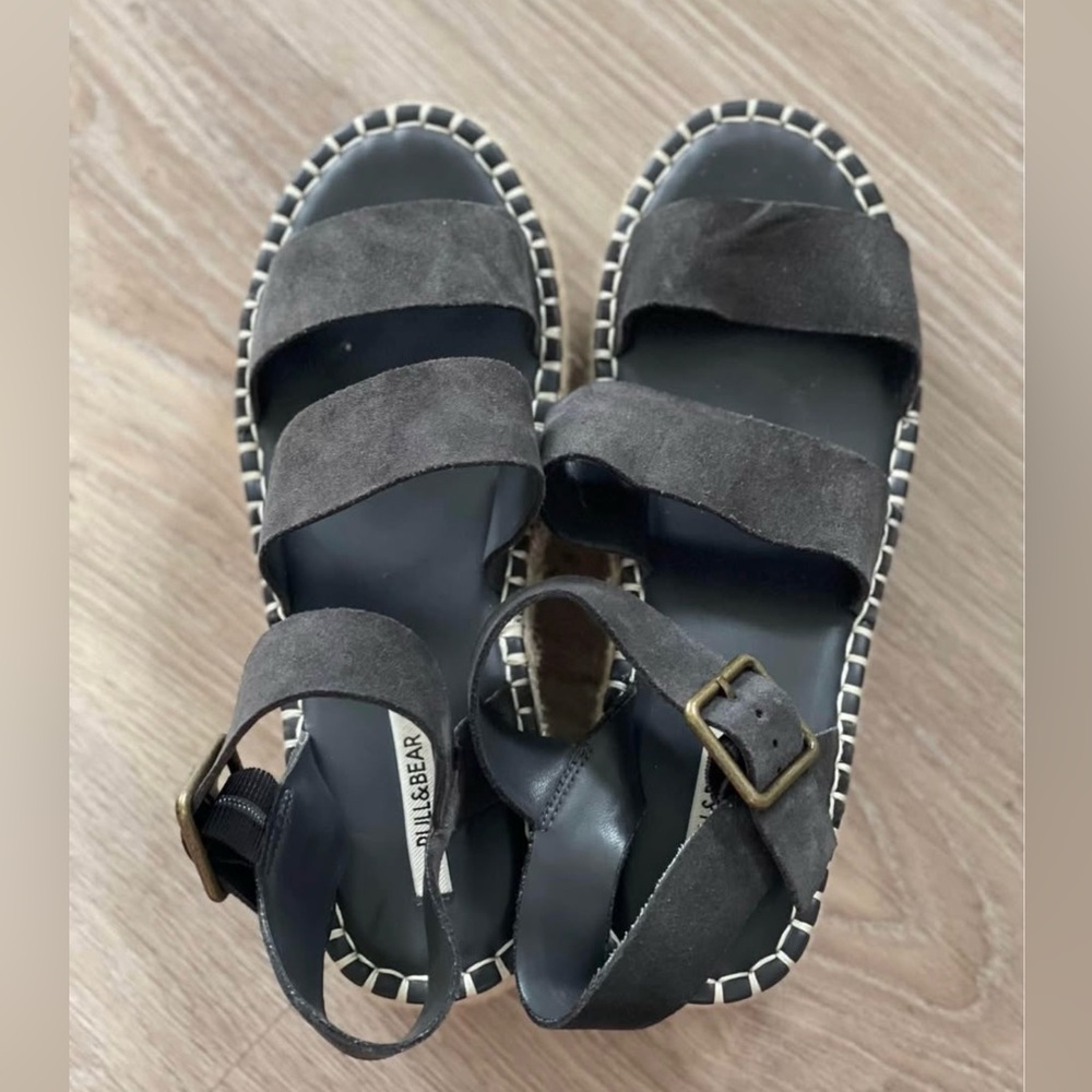 Pull and Bear Platform wedge espadrilles. Size 39 European
